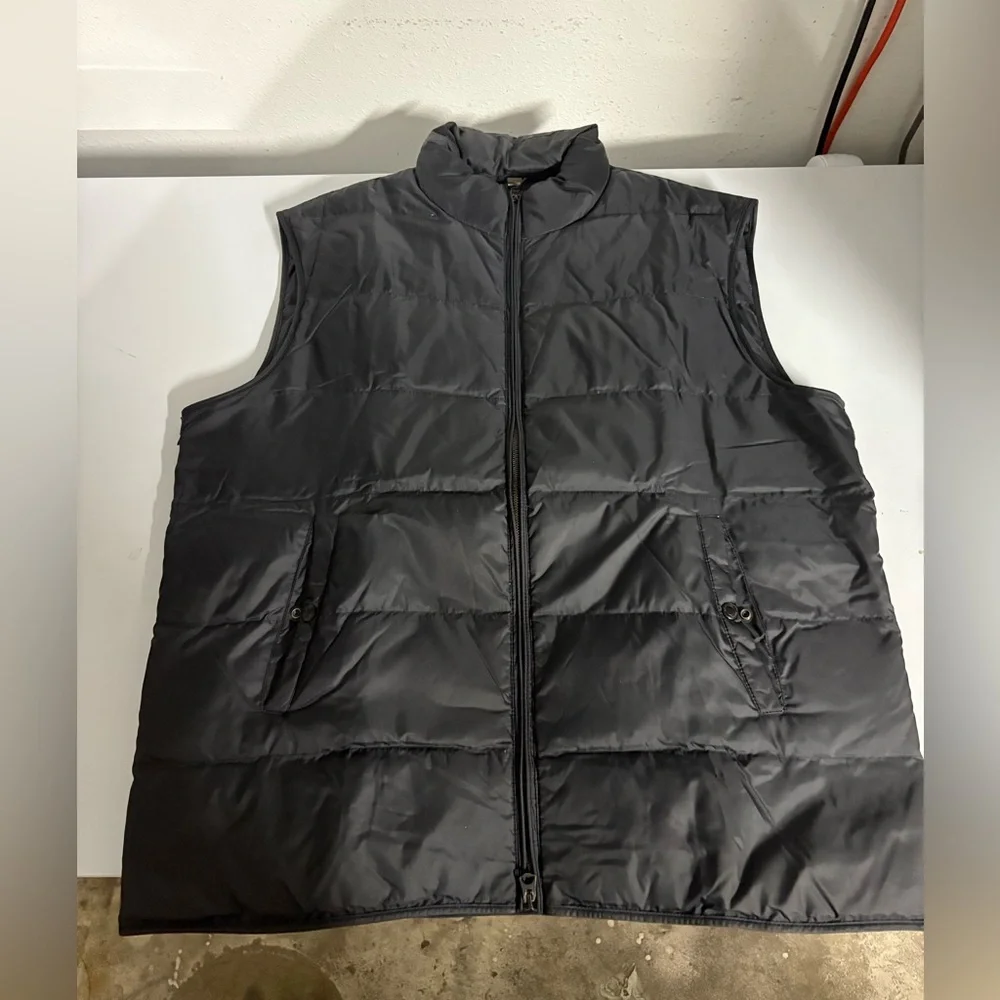 Burberry Puffer Vest Size XL - Picture 2 of 5